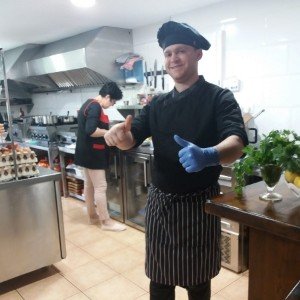 Stefan Harbuz Cocinero Restaurante La Barrica Gronda